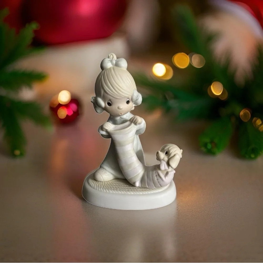 Precious Moments, “Christmas Joy From Head To Toe” 1982 with box, great cond.